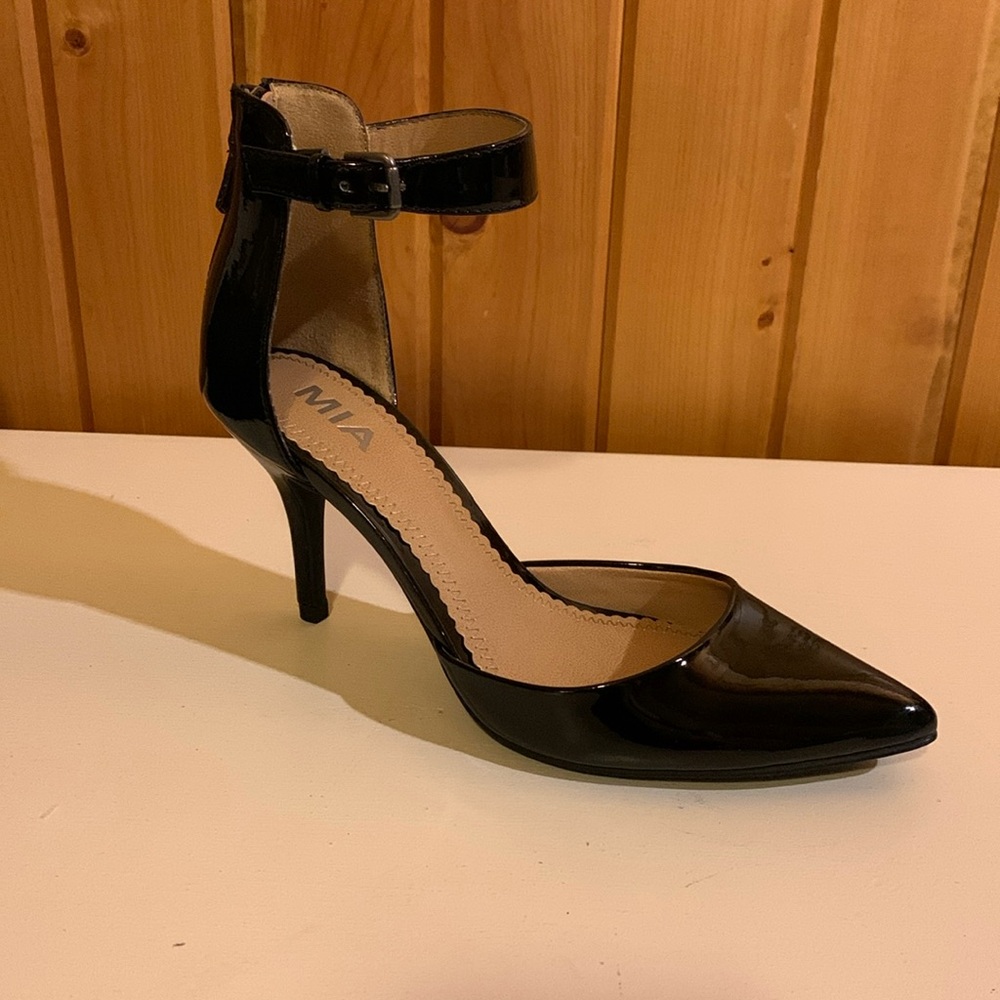 New in the box.  Never worn.